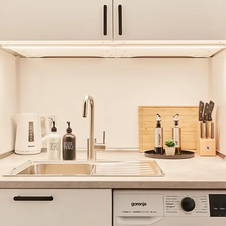 Olive Apartments - 3X Kingsize Bedrooms - Free Parking Hannover Esterno foto