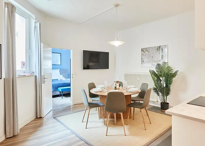 Olive Apartments - 3X Kingsize Bedrooms - Free Parking